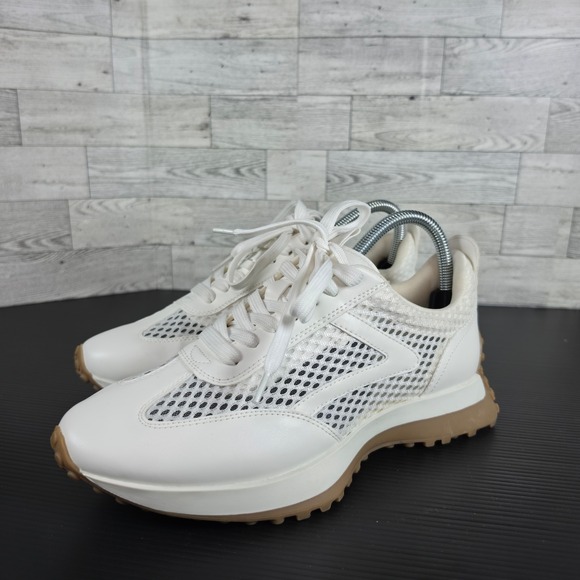 Steve Madden Shoes - Steve Madden Sneakers Lace Up Sporty Athleisure Gum Sole Size 9